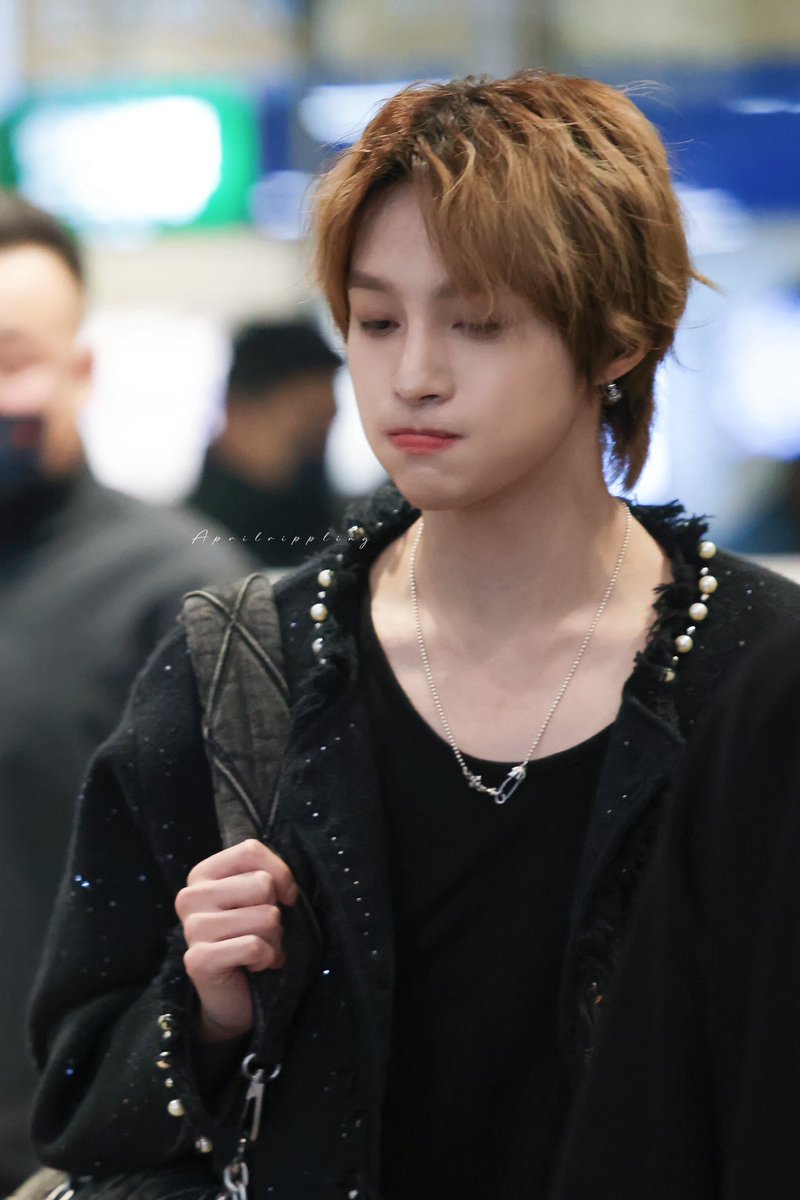 Aprilrippling__'s tweet photo. 251212 PEK🛬
#WayV #威神V #웨이션브이 
#양양 #YangYang #ヤンヤン https://t.co/w5Lu8vpVeg