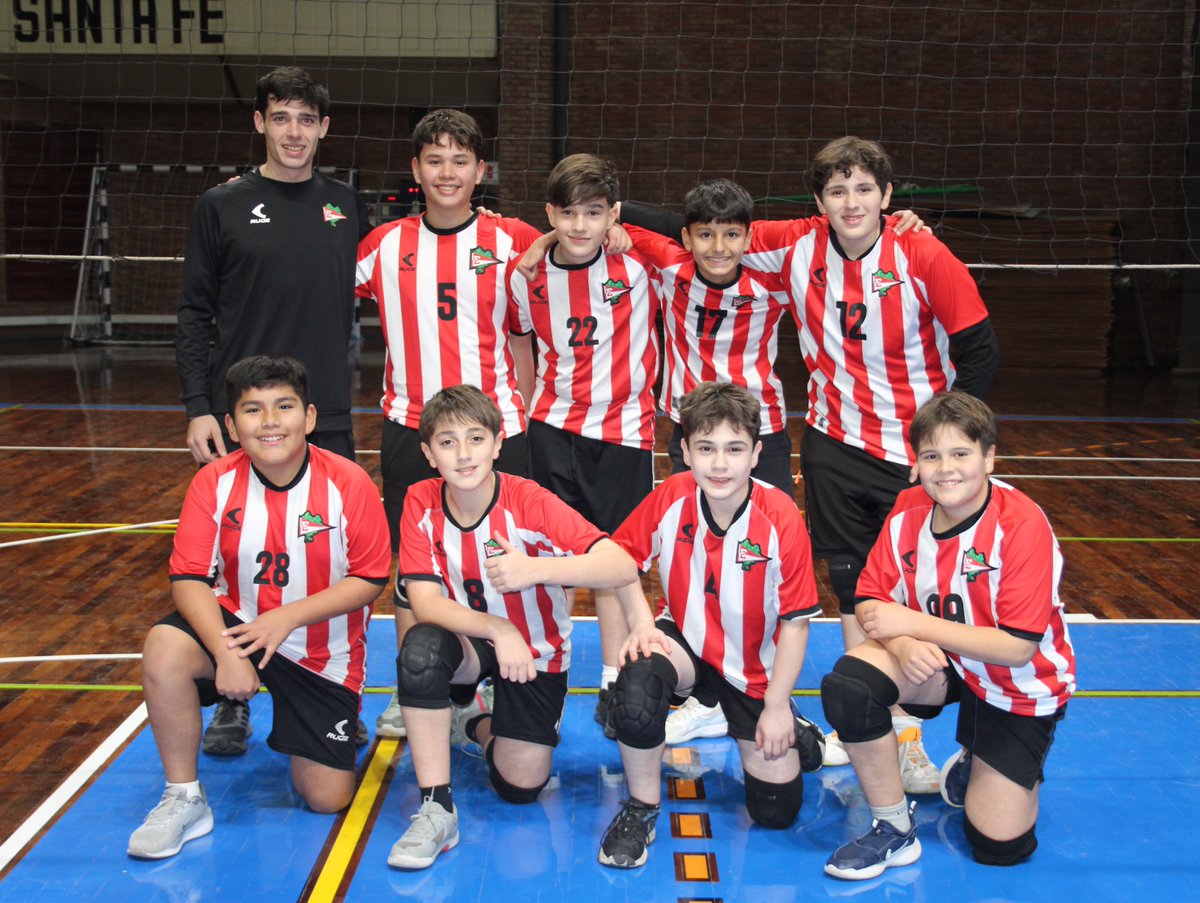 EdelpVoley's tweet photo. Nuestros Sub 14, en el Abierto Guegué Combes de Villa Dora 🏐🇦🇹

El Pincha viajó a Santa Fe con dos equipos que compitieron durante el viernes, sábado y domingo 

Gran experiencia para los más peques 🙌 https://t.co/FbF0vOChmc