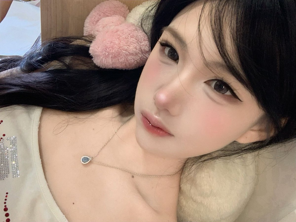 baakacem's tweet photo. 像我这种22岁的年龄 算不算大龄剩女呀  为什么没有男人喜欢我呢 https://t.co/qC1m75lemd