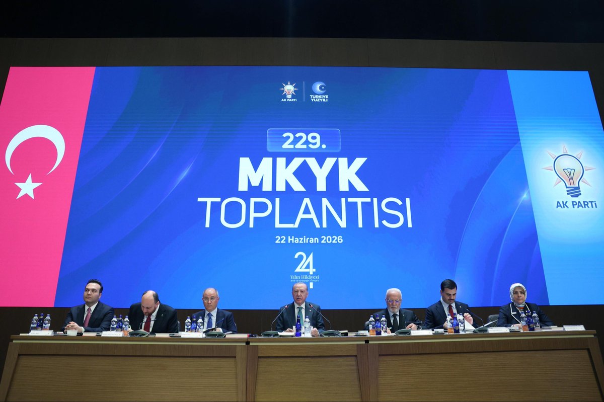 me_sarac's tweet photo. Genel Başkanımız ve Cumhurbaşkanımız Sayın @RTErdogan’ın riyasetinde Merkez Karar ve Yönetim Kurulu (MKYK) toplantımızı gerçekleştirdik.

Toplantımızın hayırlara vesile olmasını diliyorum.

@Akparti https://t.co/8AjCZkWcNd