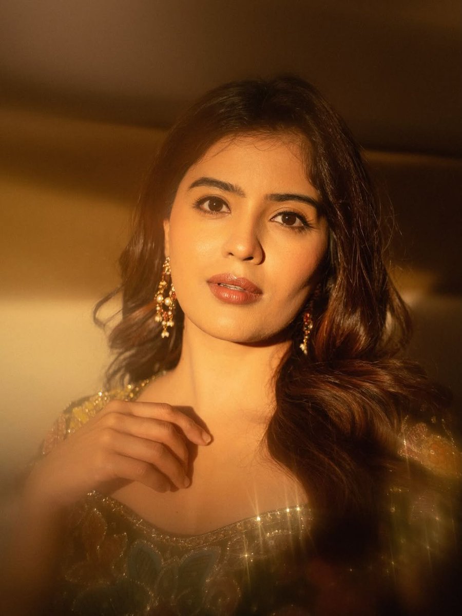 actresswoods's tweet photo. Amritha Aiyer 💚✨️

#Amritha #AmrithaAiyer https://t.co/BLPBvnBvO4