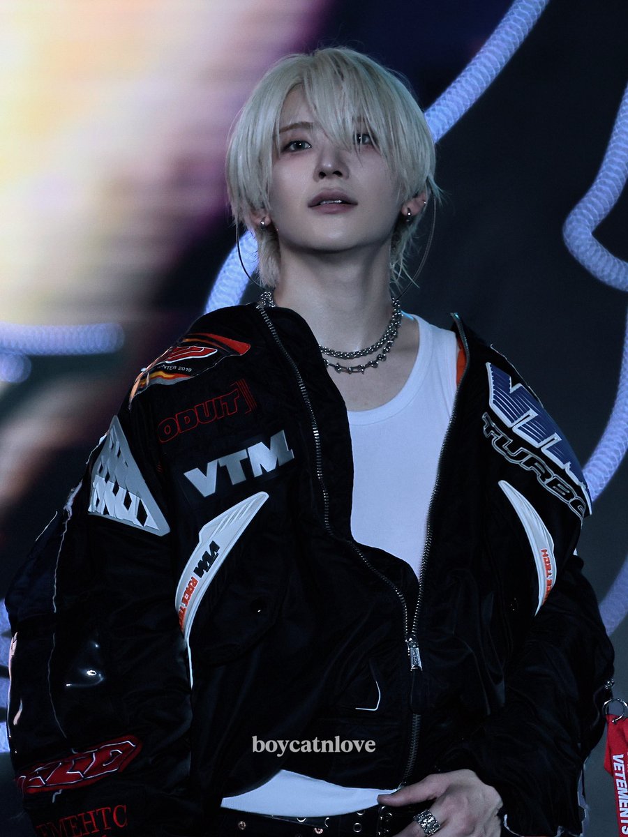욱신.. tweet media