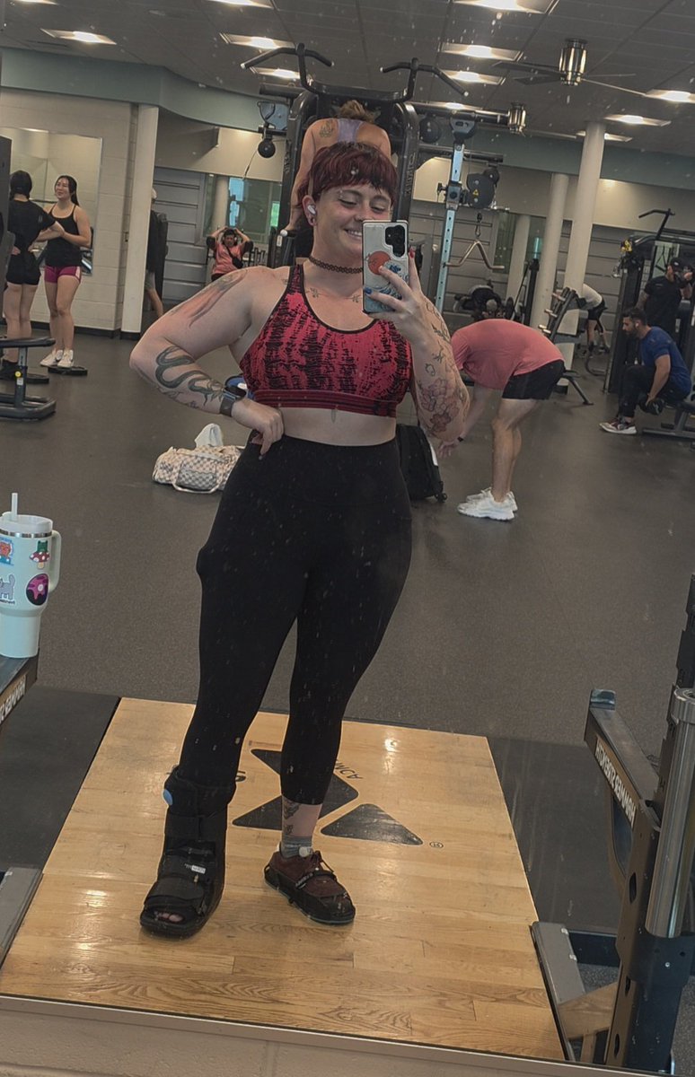 Jess (muscles💪) tweet media
