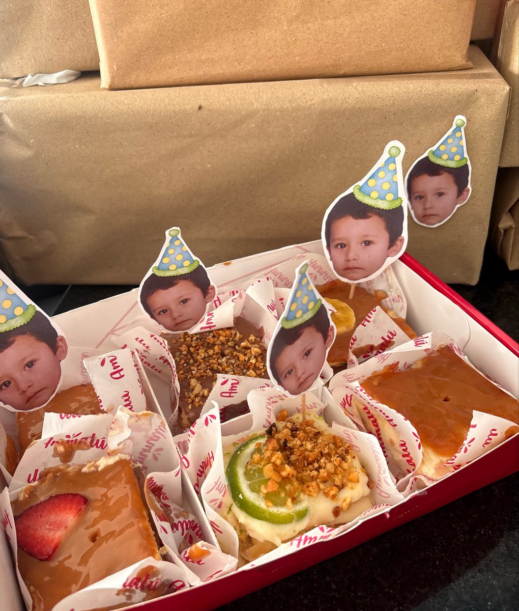 030216_'s tweet photo. Feliz cumpleaños mi dulce amor 🥰 https://t.co/8HXaLNH8ZH