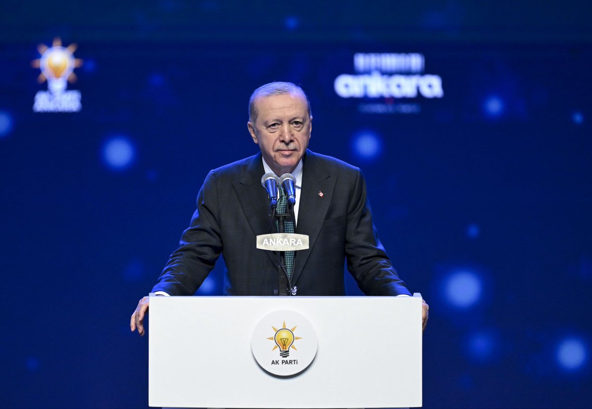 turgutaltinok06's tweet photo. Genel Başkanımız ve Cumhurbaşkanımız Sayın Recep Tayyip Erdoğan’ın teşrifleriyle gerçekleştirilen AK Parti Ankara Teşkilat Buluşması’na katıldık.

AK Parti ailemize katılan Haymana Belediye Başkanımız Sayın Levent Koç’u tebrik ediyorum.Birlik ve beraberlik içerisinde Haymana’mıza ve Ankara’mıza güzel hizmetler kazandıracağına yürekten inanıyorum.

Türkiye Yüzyılı hedeflerimiz doğrultusunda, milletimize hizmet yolunda aynı inanç ve kararlılıkla durmadan, yorulmadan çalışmaya devam edeceğiz. 🇹🇷