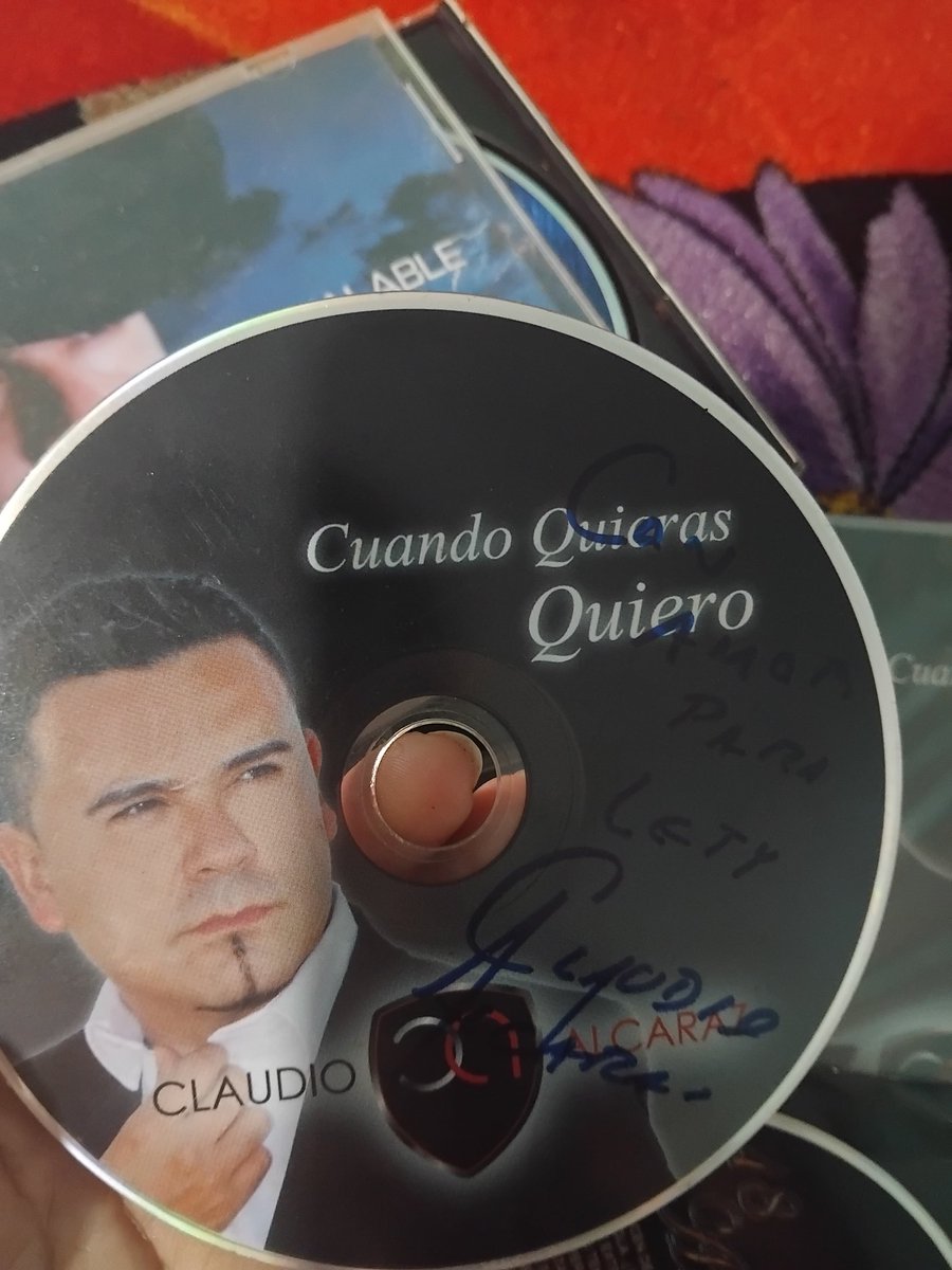 Letty_Rubio91's tweet photo. @ClaudioAlcaraz Cuando estás remodelando tu recámara y te encuentras esta joya.😊😊😍 https://t.co/8L7whBOyQI