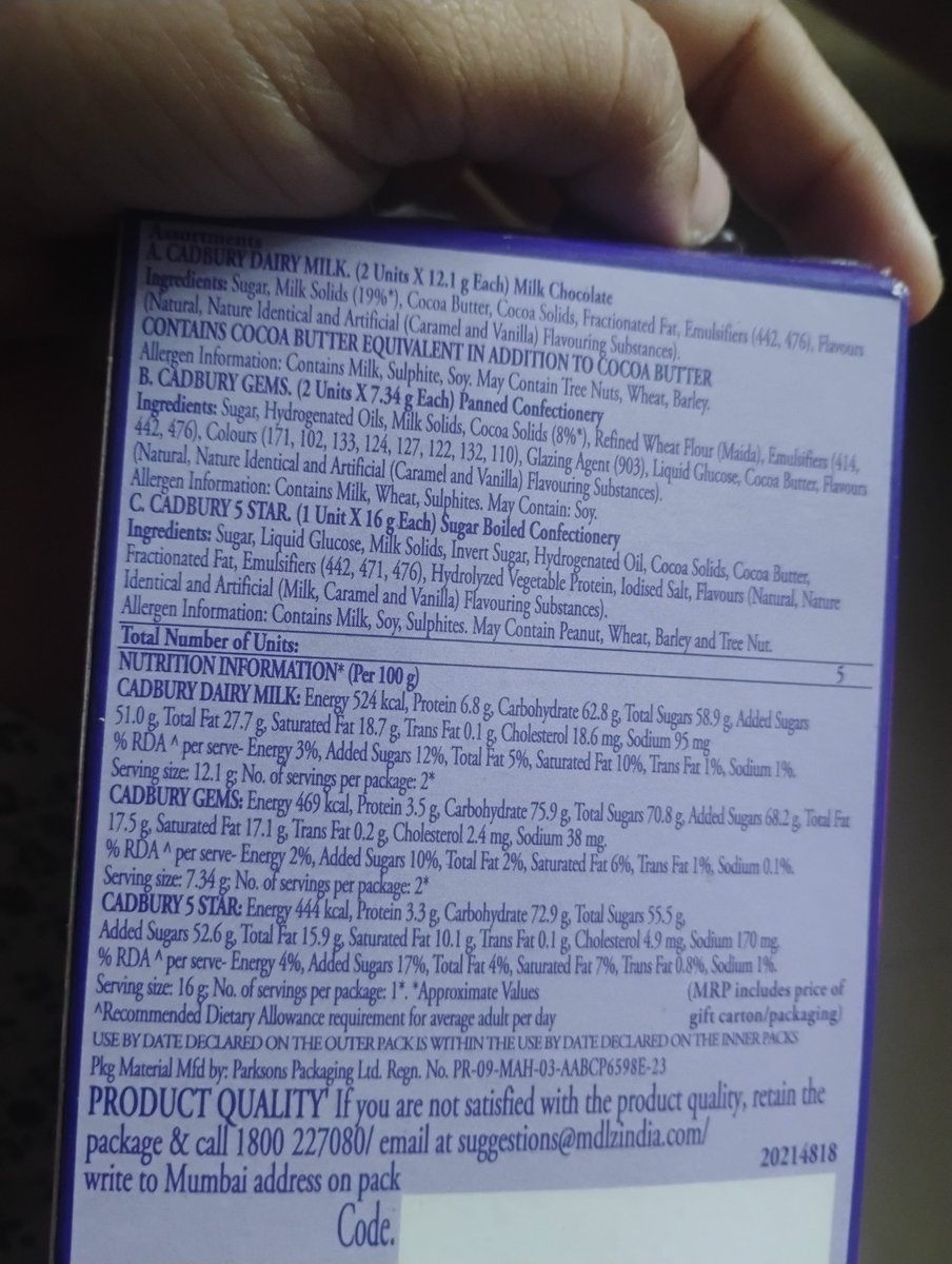 ln_vidhya's tweet photo. @DairyMilkIn i got thia celebratio pack for 50 Rs . items in it 
are
 diary milk-10 rs * 2 units
gems - 5 rs * 2 units
5 star- 10 rs  * 1 unit
this amounts 40 rs totally. is bought individualky. just becoz sent in a cardboard pack 10 rs for it.??? https://t.co/SjUEK5HC6V