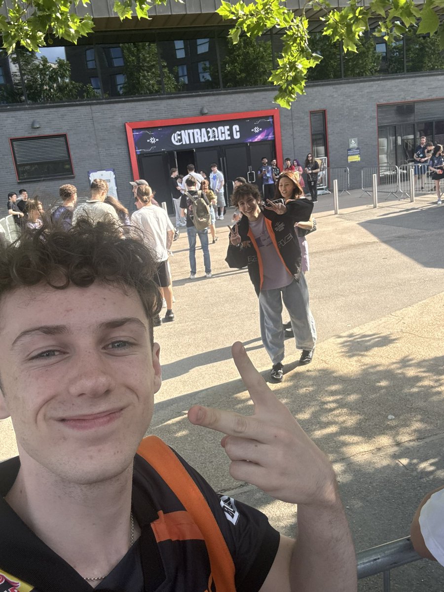 FeintVL's tweet photo. Post event depression is lowk real. 
was lovely meeting everybody!!! https://t.co/maDCeks9Cf