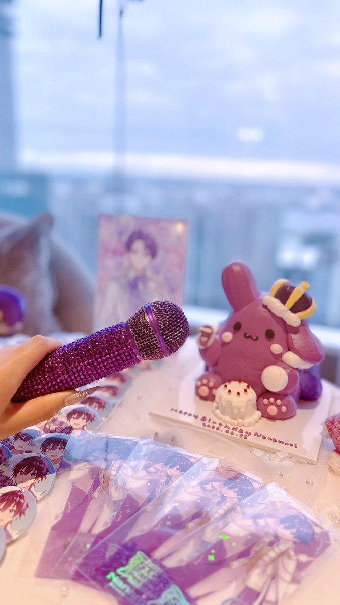 n_kun_lov's tweet photo. もりうさちゃんにななもりさんのマイクでもりうサンバ歌ってもらいましょうねᖛ ̫ ᖛ )👍🏻💖毎年ななもりさんのお誕生日に何かを作ろうと思っていて今年作ったのはキラキラマイクでした💜🎤

 #ななもり誕生祭2026 
 #ななもり生誕祭2026 
 #ななもりくん  #ななもりさん https://t.co/J1JL8grDKt