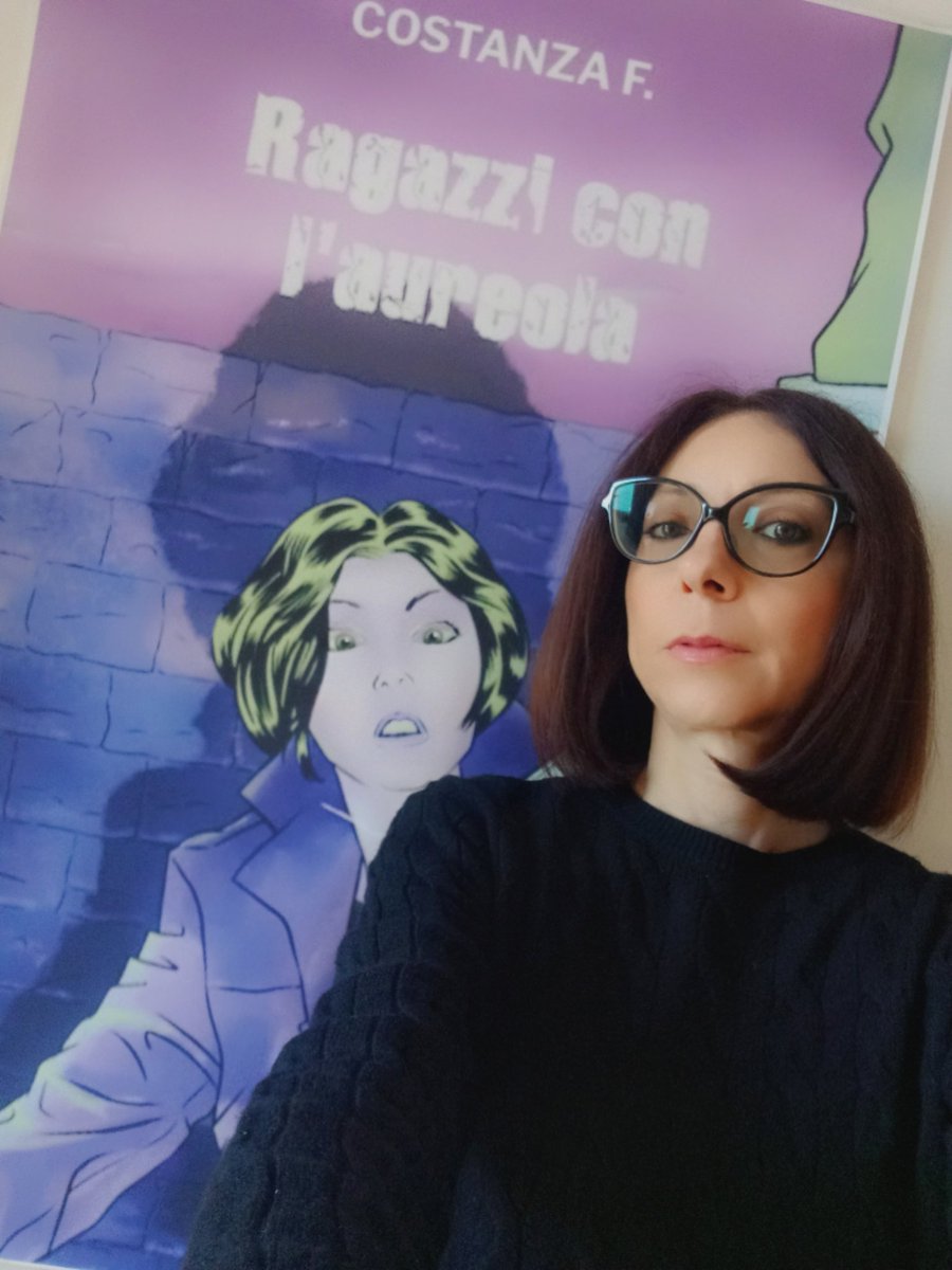 CostanzaF_'s tweet photo. Me &amp; my book #scrittriciemergenti #libridaleggere #cosaleggo https://t.co/betAPKZUQc