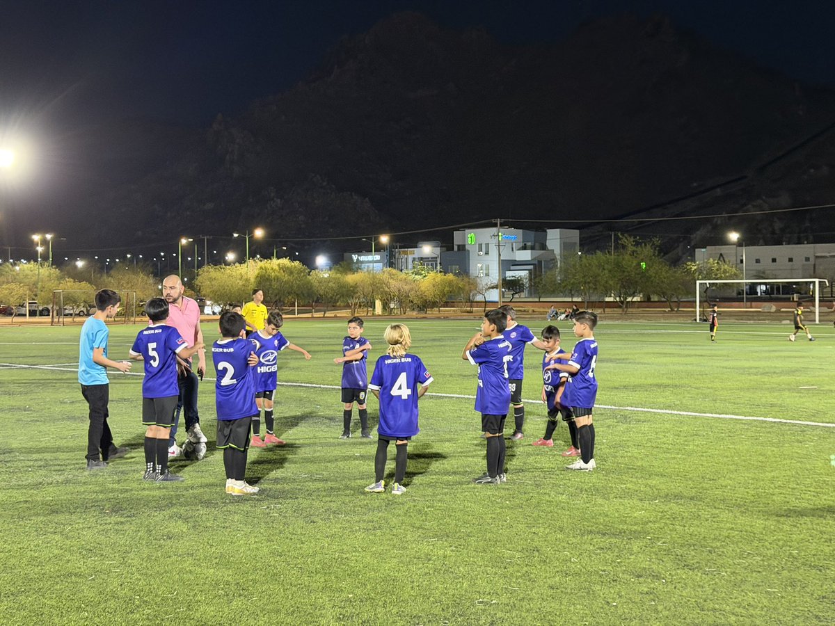 tonoastiazaran's tweet photo. La emoción sigue creciendo en cada partido. ⚽🙌🏻

Niñas y niños continúan disfrutando del #MundialitoH, dejando todo en la cancha y demostrando que el deporte nos une. 

¡Continúan los juegos! Apoya tu favorito para ganar el gran trofeo de la H. 🌎🏆 https://t.co/ie9CVCZvfb