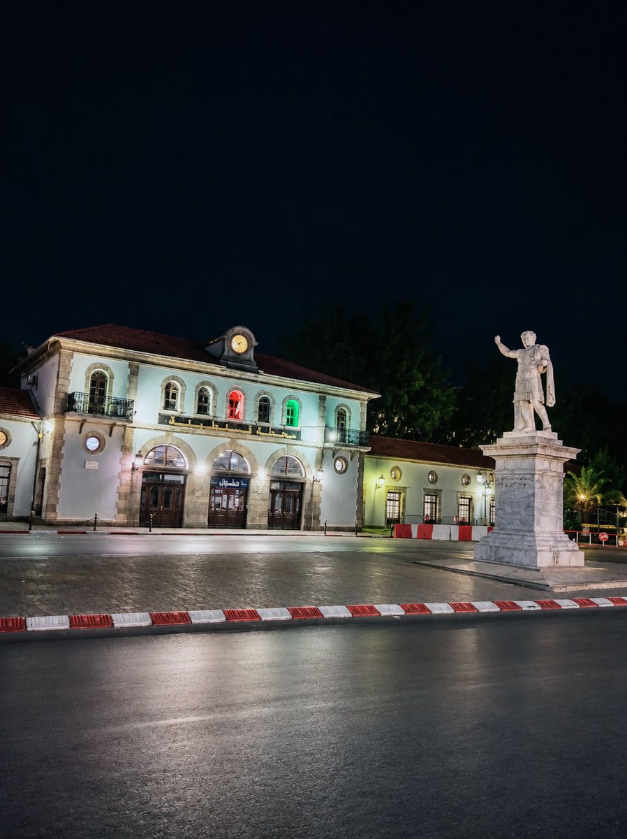 tourisme25's tweet photo. محطة القطار بقسنطينة ليلا 😍😍 #ليالي_قسنطينة #constantine_at_night #algeria #Welcome_everyone #حوس_بلادك https://t.co/ojkuQ4q3c5