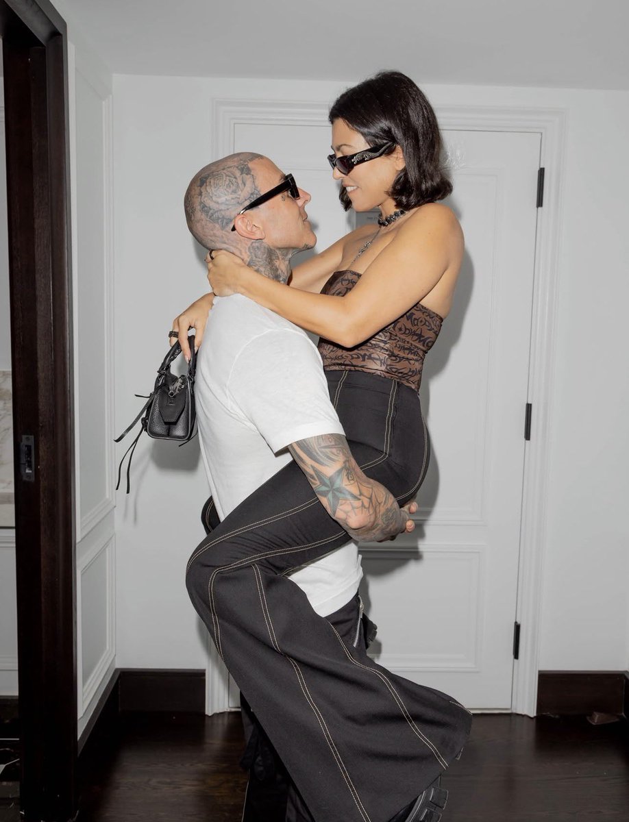 Bankemaestro's tweet photo. Kourtney Kardashian had enough Father’s Day love for Travis Barker to power the entire internet… Scott Disick apparently didn’t make the guest list, not even a participation trophy… https://t.co/paRTmxpWAm