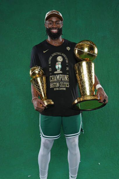 Cs_Confidential's tweet photo. Jaylen Brown | Celtics Career

✰ 2024 NBA Finals MVP
✰ 2x Second Team All-NBA
✰ 5x All-Star
✰ 20.0 PPG, 5.5 RPG, 2.9 APG
✰ 47.8 / 35.8 / 73.9 https://t.co/UnSxR7iic3