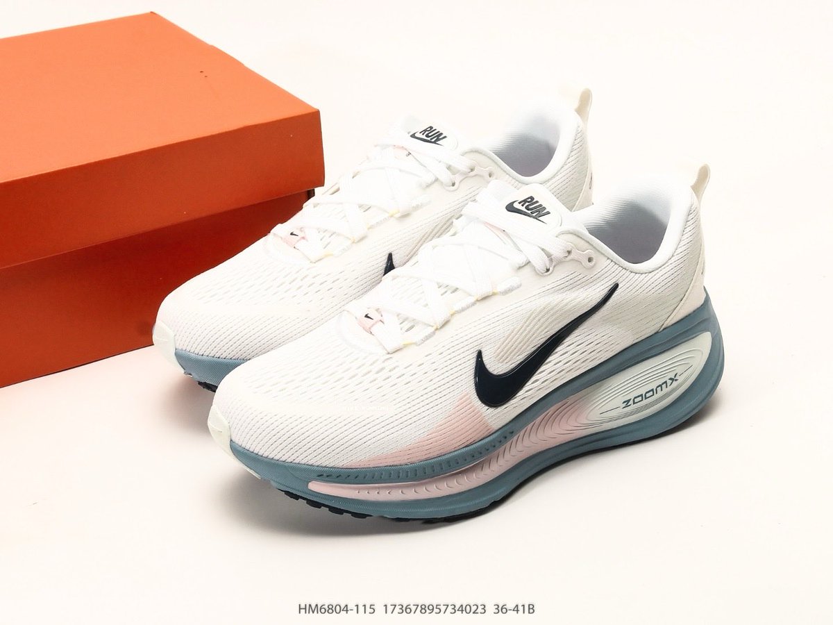 YangMengyan's tweet photo. 💰190
Nike Vomero 18 耐克 舒适减震防滑 低帮跑步鞋
全掌ReactX泡绵中底 前掌和后跟还配备了Air Zoom气垫单元 据说跑起来更快更舒适哦 这次最大的升级点 首次引入了ReactX泡绵
货号:HM6804-115  #17367895734023
尺码:36 36.5 37.5 38 38.5 39 40 40.5 41 https://t.co/Jek8vGmRYB