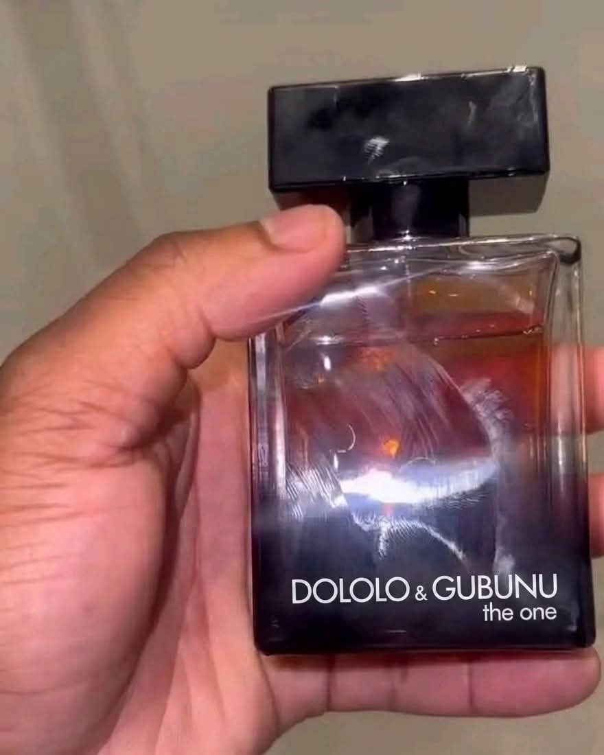 MlamboBrandonp's tweet photo. I orderd Dolce &amp; Gabbana perfume , and this is what i get??? https://t.co/QUVcyABVM5