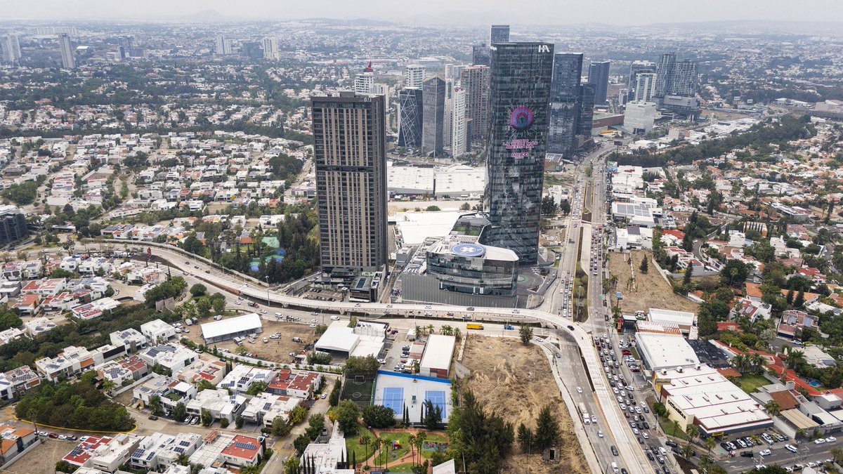 JuanJoseFrangie's tweet photo. Esta obra que abarca 91 mil 500 metros cuadrados mejora la conectividad y permite traslados más eficientes, seguros y accesibles a otro nivel. https://t.co/Uy6e6fPfB9