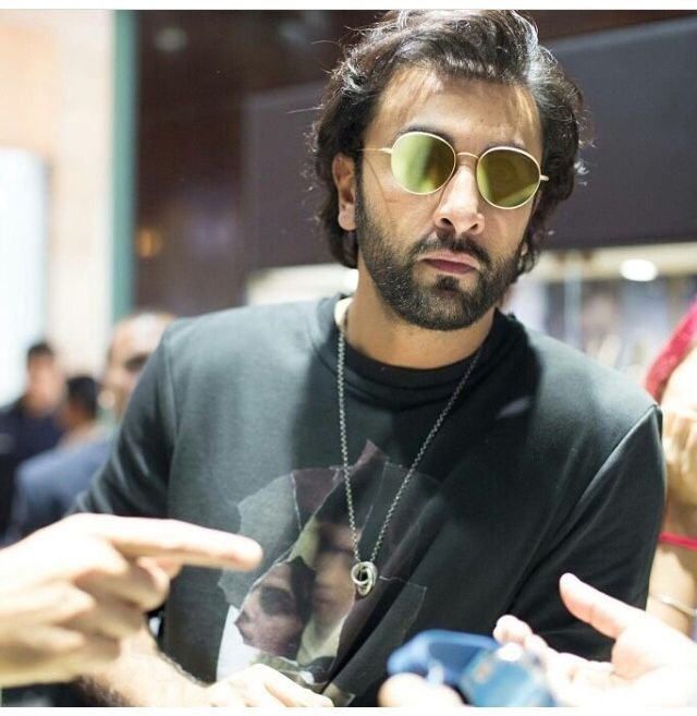 aresthethird2's tweet photo. BREAKING NEWS🚨🚨🚨🚨🚨: 

Ranbir Kapoor has said YES to Aditya Dhar's next 

The problem is, Aditya Dhar didn't offer him anything. https://t.co/V8NjOTyQDS