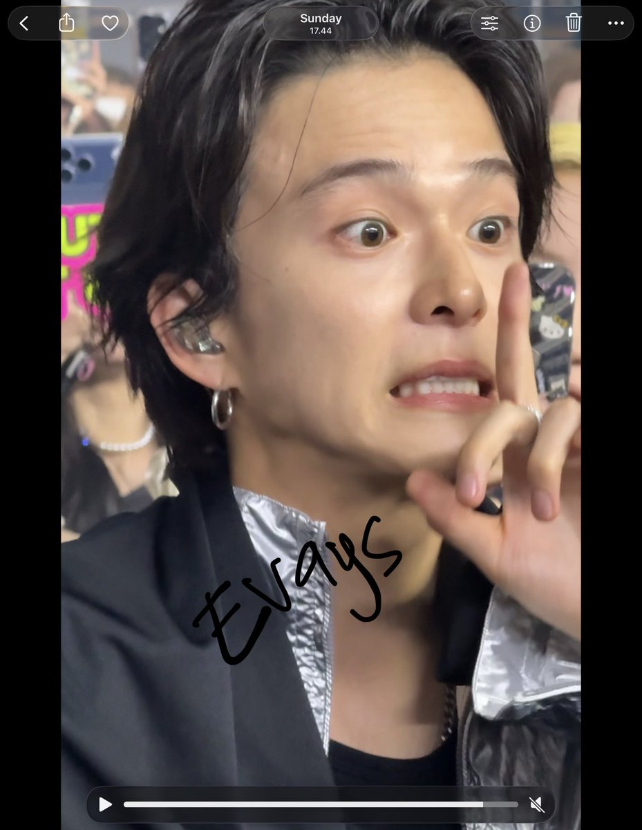 율리•.evays✰ tweet media