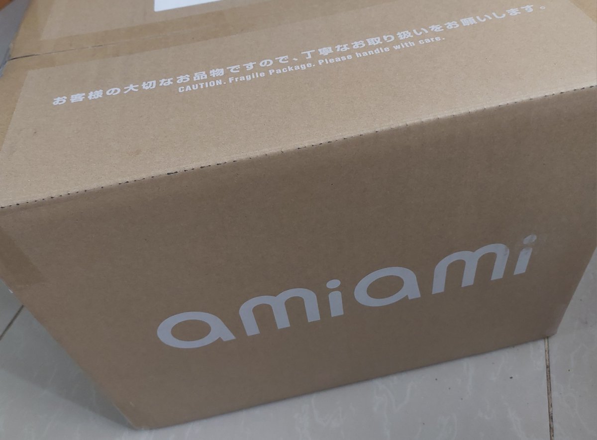 otsulyre's tweet photo. New Figure arrived <3
Cute/Cool/Great design and Alluring 👍👍

Also, wallet drained and no space to place her anyways, back to the box she goes. :<

More pics in the comments if you're interested: https://t.co/cC0BupcicY