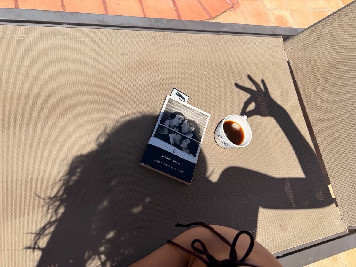 itgirlplanet's tweet photo. chill summer essentials https://t.co/K7c1aTequE