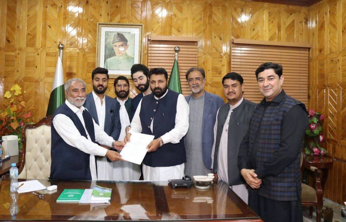 BeingSAOfficial's tweet photo. وہ جنہوں نے بیانیہ بنایا اور گلگت بلتستان کی عوام کو کہا کہ پیپلز پارٹی کو ووٹ نہیں دینا وہ آج چلو بھر پانی میں ڈوب مریں ۔ https://t.co/QK7p79myXx