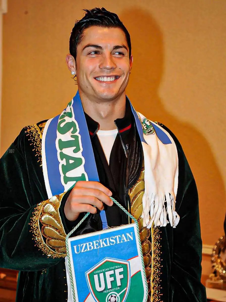 AlNassrTribune's tweet photo. 🇵🇹 2009. Cristiano in Uzbekistan. Tomorrow, Uzbekistan in his way again. https://t.co/ONKz1d5xkz