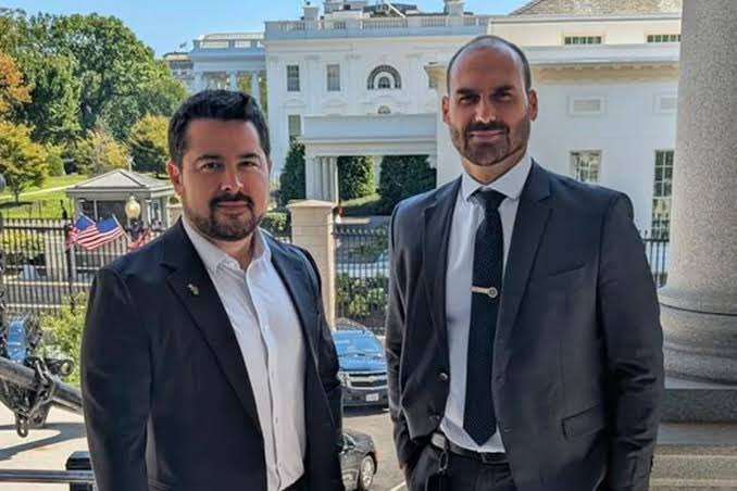 Delateinews's tweet photo. ⚠️URGENTE: Reuniões de Eduardo Bolsonaro e Paulo Figueiredo em Washington nesta segunda e terça-feira aumentam especulações sobre a volta da  Magnitsky https://t.co/GabGQOveqj