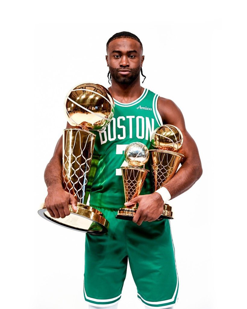 P3Boston's tweet photo. For the record… @FCHWPO is the real deal and Jason Tatum is just a sidekick… Jalen's been rocking the @Celtics like a boss, all heart, all hustle, and actually knows what team he's on… Meanwhile Tatum's out playing hooky with his son at Disney! 
Jalen > Jason https://t.co/WX1kINL28T