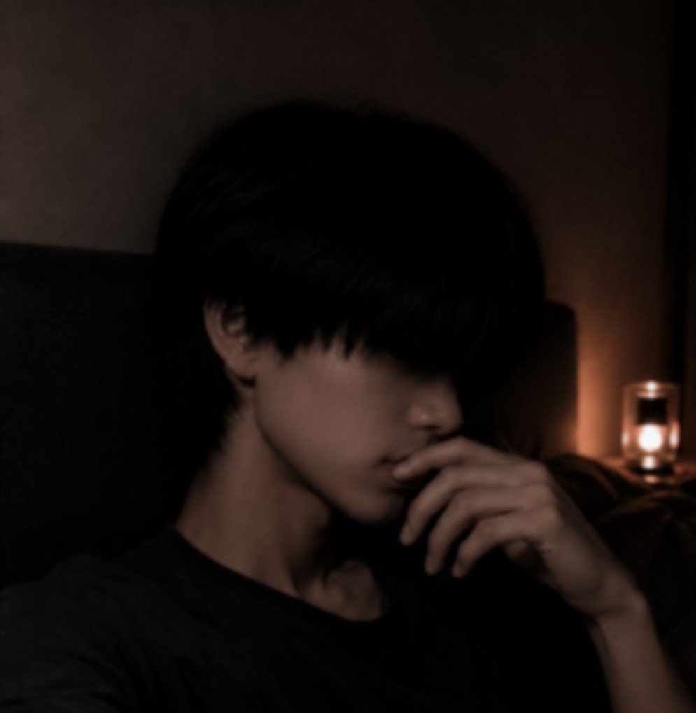 _yoru__0's tweet photo. そろそろ寝ようかなと思いながらまだ起きてる

#雰囲気男子 #自撮り界隈 https://t.co/JdC5JpEUDW
