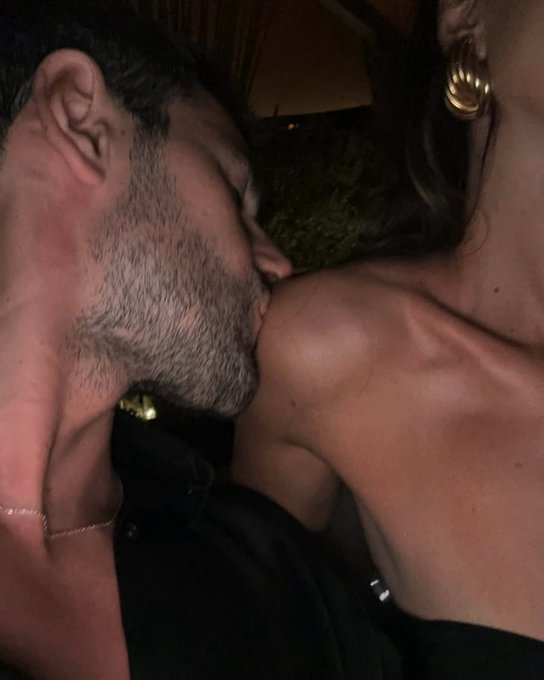 seduction__king's tweet photo. 12 Conversations That Often Lead to Sex

(Most men kill attraction with boring small talk)

~Thread~

1. What Turns Her On https://t.co/O5kI4mQLxu