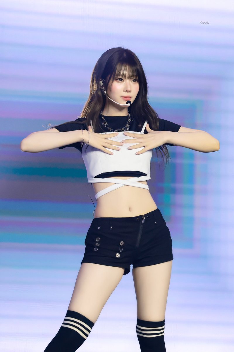 dory_1209_'s tweet photo. 260620 서울가요대상 도리

🤍🖤

#세이마이네임 #도희 
#Dohee #Saymyname https://t.co/DSpkqjV98M