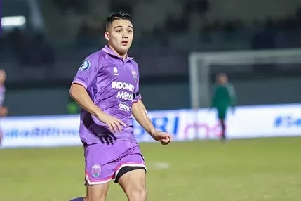 KelvinMP_WWE's tweet photo. Persita Tangerang is COOKING! 🧑‍🍳
 
Kemaren2 kayak yang hemat, sekalinya inget Pin ATM langsung mau checkout Tyronne del Pino, Ciro Alves, plus Vidal dengan total jumlah senilai 12 M 🤯

Mode seriusnya ngeri banget, bener lagi megang kuas buat ngelukis skuad bintang

Persita Abadi 💜🔥 @IndosFC