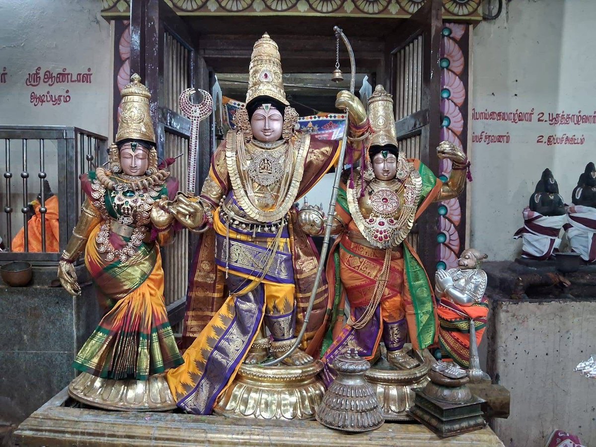 FCAACMA1976's tweet photo. Sri Hanuman
Sri Lakshmanan
Sri Seethapiratti
Samedha
Sri Kothandaraman
Parabrahmane Namaha

Vaduvur https://t.co/ic4R71ZHE3