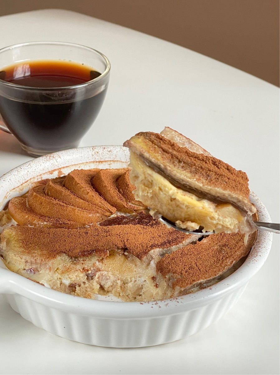Cap_Misty's tweet photo. Good morning! Start the day with warm homemade oatmeal topped with fresh banana slices and a sprinkle of cinnamon. It’s cozy, sweet, and keeps me full till lunch. ， https://t.co/uvdL3jJvlk
