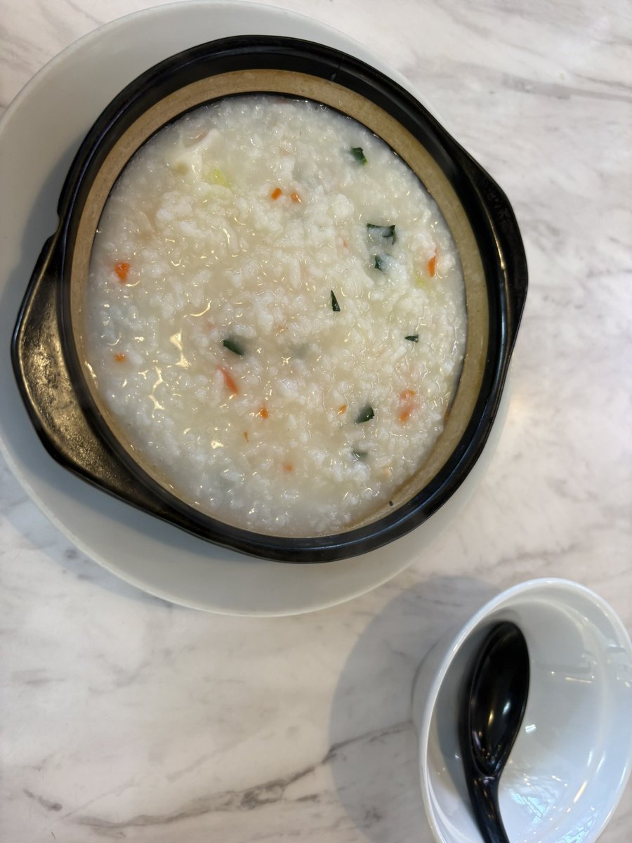 koyacos's tweet photo. ARASHIの前の静けさかな❓今は本業が以前に比べてやや早めに上がれる（それでも20:00過ぎ）が、このあと夏季中に凄まじいことになるのは決まっているんですよね😢
ジムでの減量は継続してますよ💪 https://t.co/7DBADNmDl4