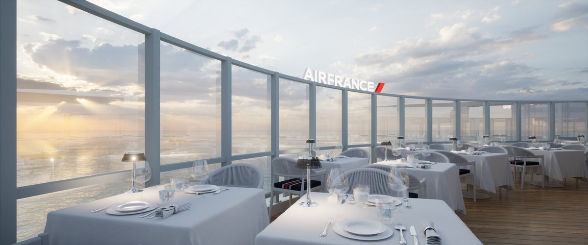 Gate7aviation's tweet photo. Repas de Business Class face à ma Méditerranée : Air France prend l'accent marseillais 🧑‍🍳👩‍🍳☀️✈️

Du 14 juillet au 9 août 2026, Air France pose ses plateaux à Marseille pour la troisième édition de son restaurant éphémère. Cet été, la compagnie prend ses quartiers au prestigieux Cercle des Nageurs de Marseille et invite les visiteurs à vivre une expérience inédite : déguster ses menus Business long-courrier… les pieds sur terre, face à la Méditerranée.

Après deux escales parisiennes couronnées de succès au Palais de Tokyo puis sur le rooftop des Galeries Lafayette Paris Haussmann, Air France met le cap sur la cité phocéenne. Dans ce cadre d’exception, les convives pourront savourer les mêmes créations gastronomiques que celles servies à bord des vols long-courriers de la compagnie.

À la carte, les plats imaginés par Régis Marcon, chef triplement étoilé au Guide Michelin et Bocuse d’Or, célèbrent les terroirs français avec élégance. courgettes et céleri, réinterprétation contemporaine d’un grand classique méditerranéen.

Pour compléter ce menu d’exception, les desserts signés par la pâtissière Nina Métayer promettent une touche finale gourmande. Le tout dans un décor offrant une vue spectaculaire sur la mer Méditerranée et les toits de Marseille, pour une escale estivale où la gastronomie française prend de la hauteur… sans décoller.
#Marseille #AirFrance #CercledesNageurs #gastronomie