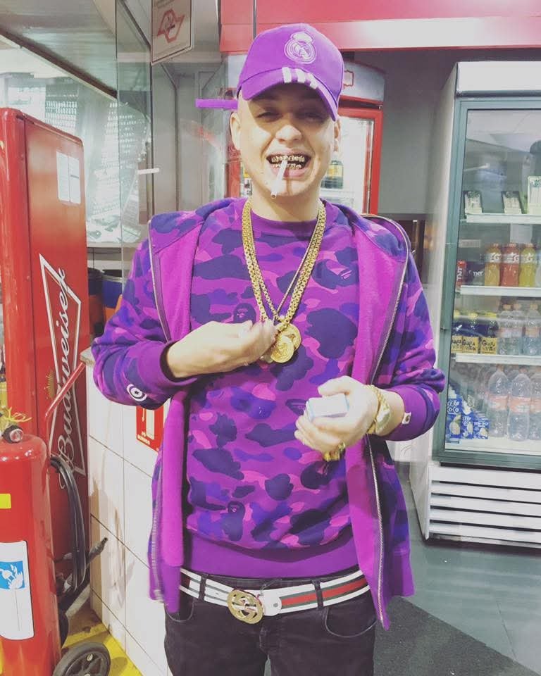 buuckz's tweet photo. predella em 2016 era swag ou nao https://t.co/T6yEjhrFCK