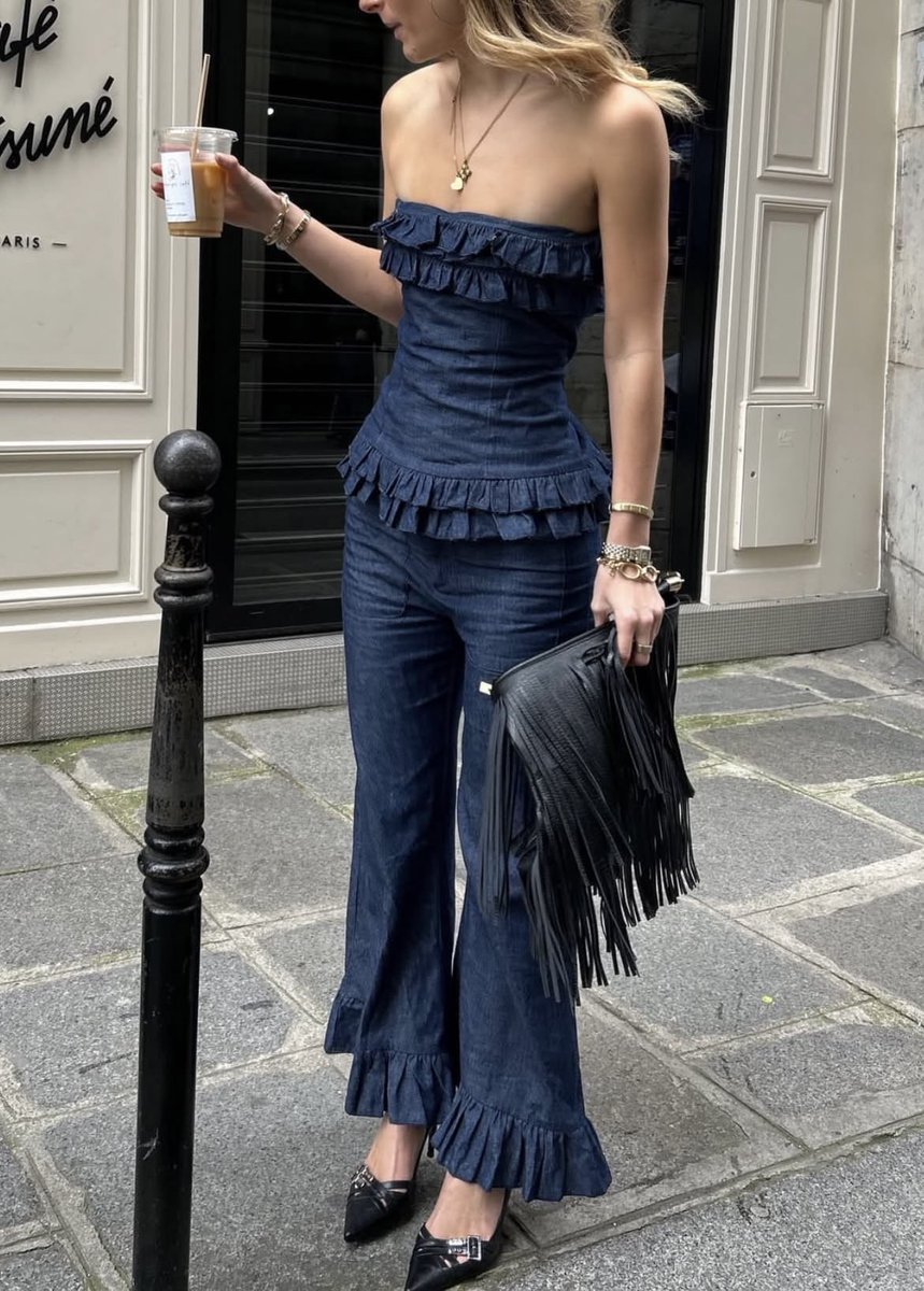 pinkglitterie's tweet photo. Ruffled denim https://t.co/WZYdkRv9IR