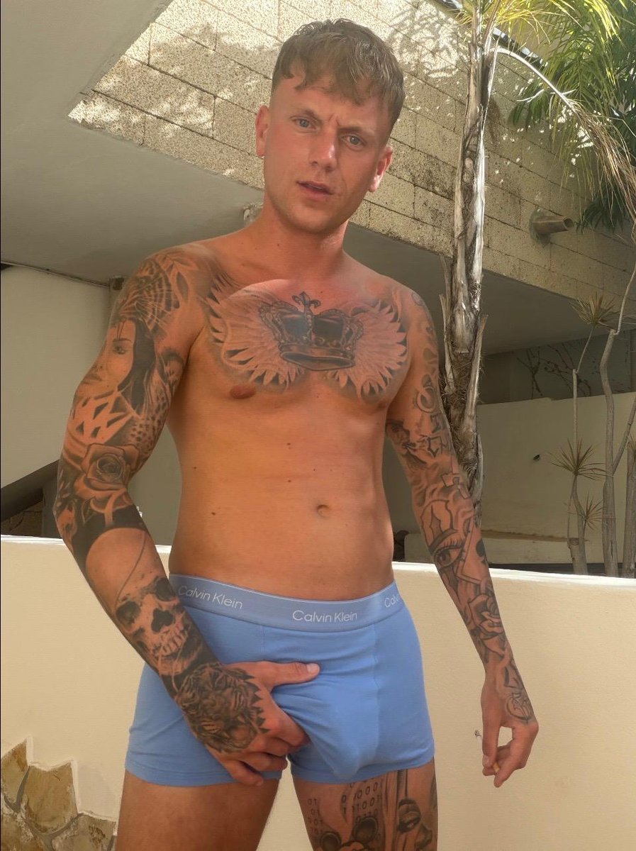 Kinggshaunn's tweet photo. Thirst trap? I prefer “public service.”
#IslandTime #HotBoySummer #Unbothered https://t.co/LMqLLAoGm9