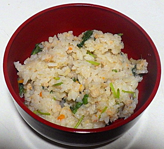 fairysbible's tweet photo. 今日の夕食はかにめし！以前にもらったカニ缶が余っていたので、それを使ってかにの炊き込みご飯にしました！おだしは魚介系は最小限にして、昆布と椎茸と醤油で調えることで、かにの風味が前面に出るようにしました！しっかりとかにの旨味が味わえる仕上がりでした！(●・ω・) https://t.co/upVwvFuAuq