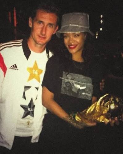jsampsonsports's tweet photo. No matter If Messi breaks the record or not, I love you Miroslav Klose 🐐 https://t.co/6pJdtfVWHa
