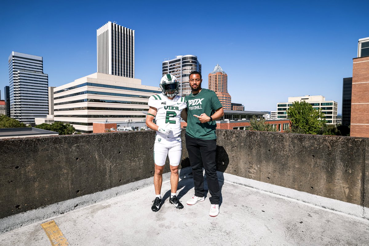 ColeHachmeister's tweet photo. I had a great time at Portland St for my Official Visit! I want to thank @CoachFisk @CJ_Jordan7 and @coachmattadkins for showing me such a great time! @BrandonHuffman @adamgorney @AndrewNemec @flyguyhuey5 @coachferraro77 @JordanJ_ https://t.co/K3HUbvETrU