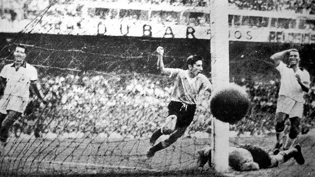 tetricus57's tweet photo. @RevistaPanenka El único de la historia que pasaba de perdedor a ganador sin pasar por el empate: el 2-1 de Ghiggia de 1950 https://t.co/3FoNCooTsq