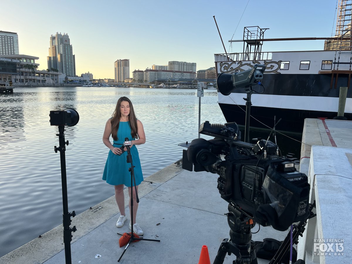 RyanFrenchNews9's tweet photo. This week I'm covering the regular AM shift. One major challenge is adjusting to ever-changing light conditions. The setup differs significantly from dark to sunrise, especially with backlighting. After sunrise, I'm pulling every watt out of this light kit!  #MorningShift #LoveYourJob #PhotogsMatter #GearMatters #MaximumEffort #MorningTV #BehindTheScenes 📸🌅