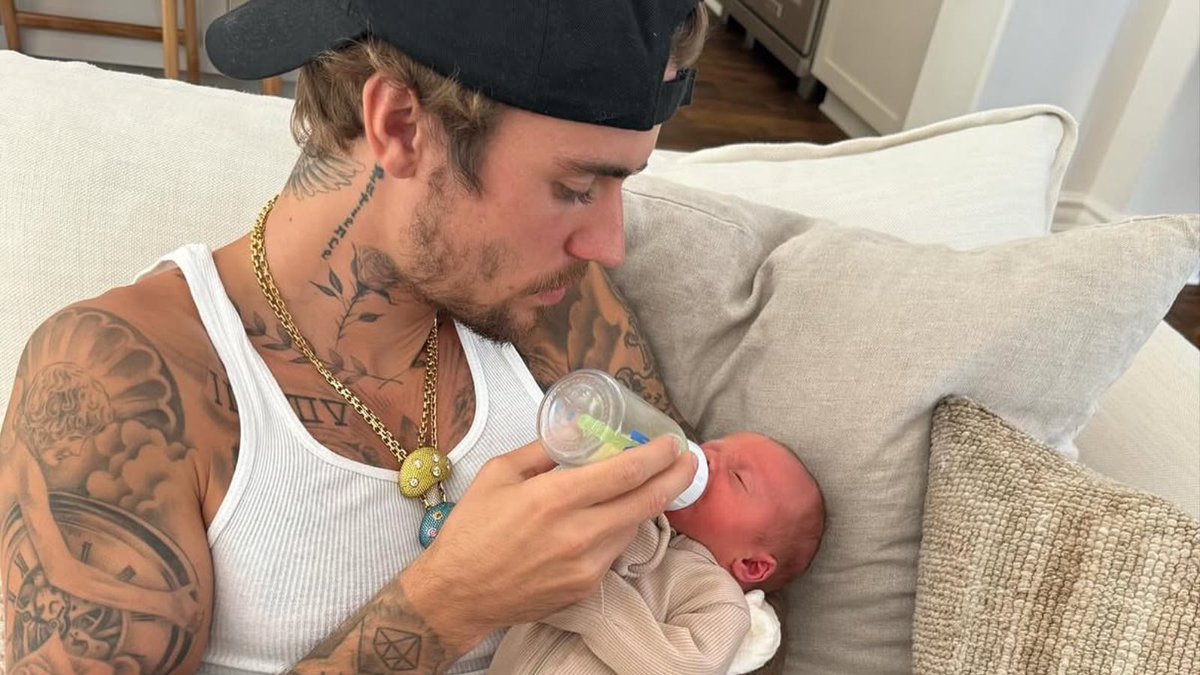 vrsepoetic's tweet photo. (Nēw )  —  . London, 21 June 2026  𓈭    𝄒 Happy Father's Day   𔘻 Vlog 01 ⦦ Note¹ ꠩ Celebrando el primer dia del padre del amor de mi vida. Te amamos tanto Theo. Gracias por traer felicidad a nuestras vidas. https://t.co/gtqlSfut7I