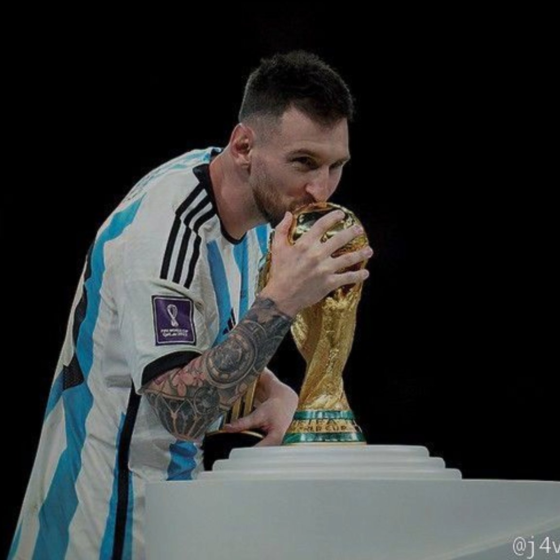 ooc_cef's tweet photo. MAXIMO GOLEADOR EN MUNDIALES, UNICO. https://t.co/HCeqRSDN1u