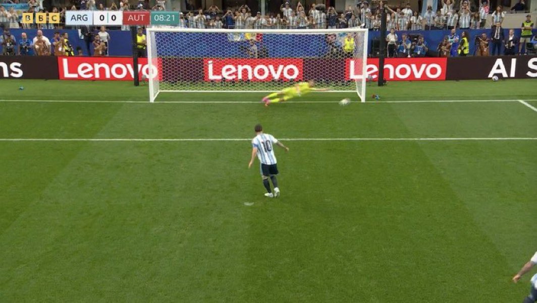 hullf's tweet photo. اول لاعب بتاريخ المونديال يسدد 7 بلنتيات 
اكثر من ضيع بلنتيات بتاريخ المونديال 
ياكاتب التاريخ اتفل على بقرة الفيفا https://t.co/gfWlnDoZB8
