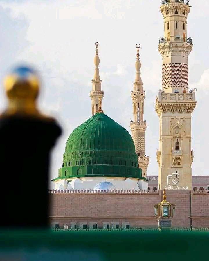 EmadAlDesouki's tweet photo. محمدٌ ثابِتُ المِيثاقِ حافِظُهُ   
محمدٌ طيبُ الأخلاقِ والشيمِ

محمدٌ خُبِيَت بالنُّـورِ  طِينَتُهُ  
محمدٌ لم يزل نُـوراً من القِدَمِ

محمدٌ حاكِمٌ بالْعَدلِ ذُو شَـرَفٍ
محمدٌ معدنُ الإنِعـامِ والحكـمِ

محمدٌ خَيْرُ خَلْقِ الله مِنْ مُضَرٍ
محمَّدٌ خَيْرُ  رُسلِ الله كُلِّهِـم https://t.co/8fnR5QOOkr