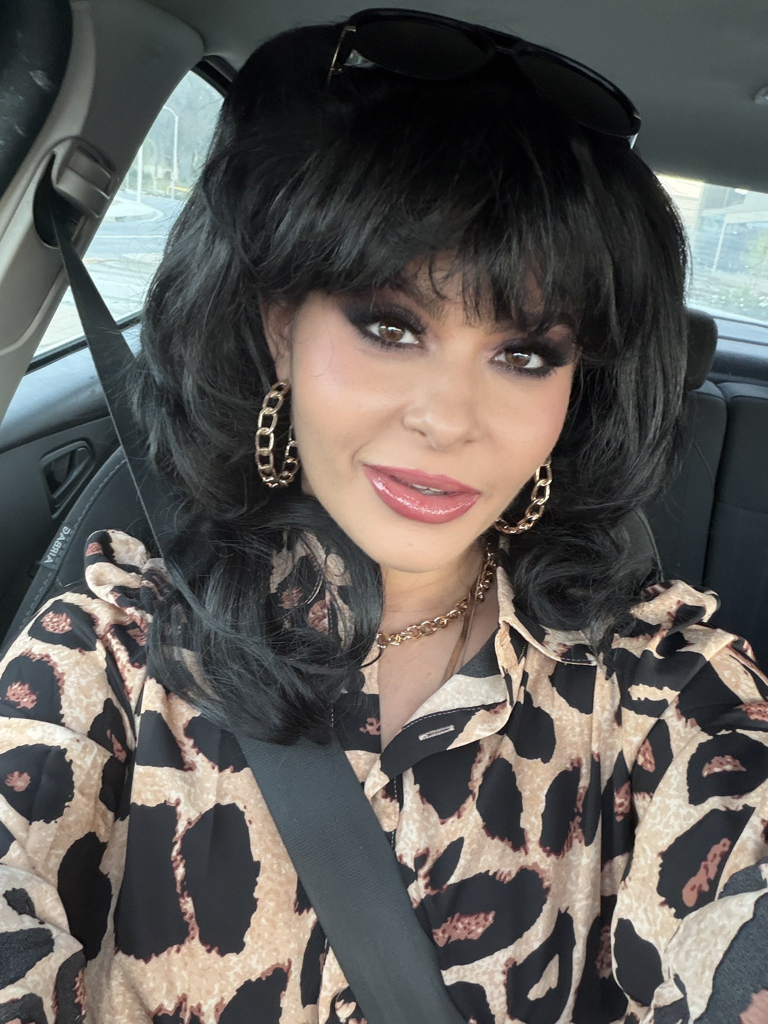 2 pic. Have you met my cousin, Theresa Marie? https://t.co/kshXVH0Qje
